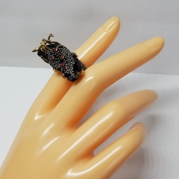 Women's Ring Ant on a Log with Red Sapphire Size 6 - Picture 8 of 11